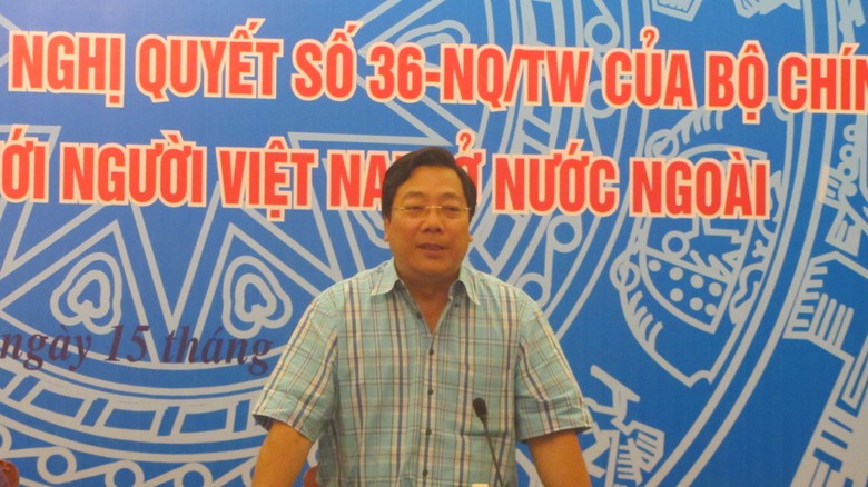 Thứ trưởng Bộ Ngoại giao Nguyễn Thanh Sơn trả lời họp báo sáng 15/5 tại Hà Nội. Ảnh: Bình Giang