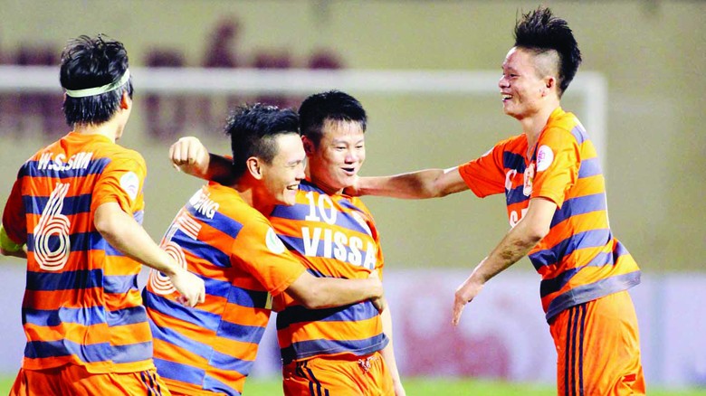 Văn Quyến ăn mừng bàn thắng khi cùng V.Ninh Bình đánh bại Churchill Brothers tại AFC Cup. ảnh: VSI