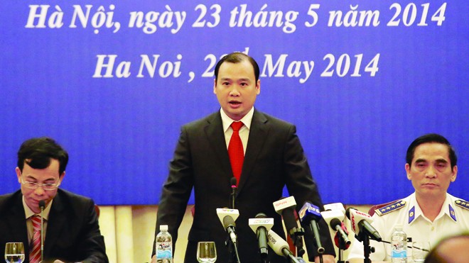Ông Lê Hải Bình, người phát ngôn Bộ Ngoại Giao đang trả lời báo chí chiều ngày 23/05/2014. ảnh: Như Ý 