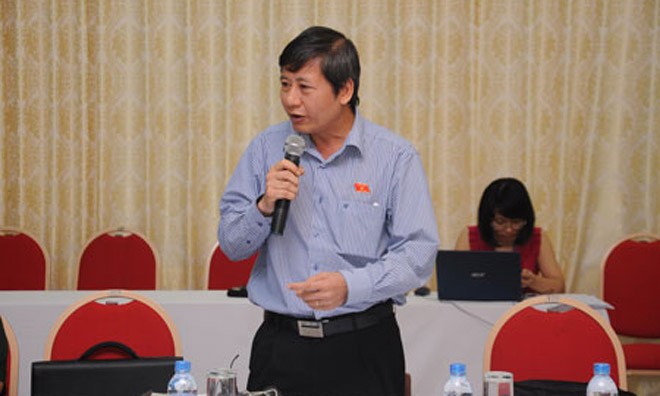 ĐB Trần Thanh Hải - Phó Chủ tịch thường trực Tổng Liên đoàn Lao động Việt Nam đề nghị cần chế tài đối với đơn vị không đóng, lợi dụng chiếm đoạt tiền BHXH của người lao động. 