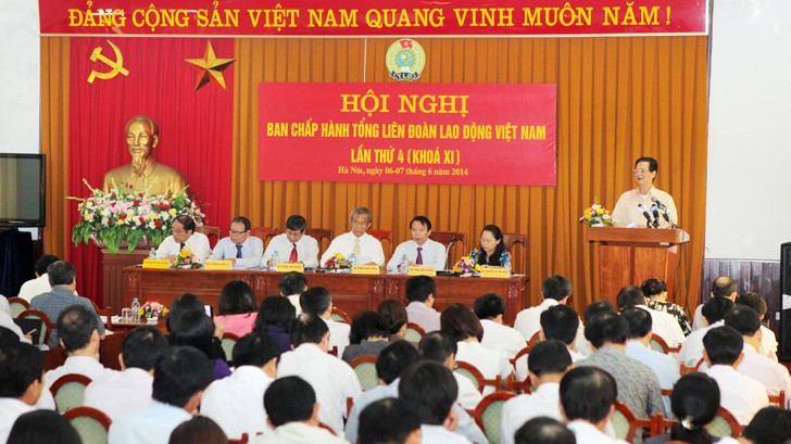 Thủ tướng Nguyễn Tấn Dũng phát biểu tại Hội nghị Ban chấp hành Tổng LĐLĐ Việt Nam lần thứ 4 (khóa XI)