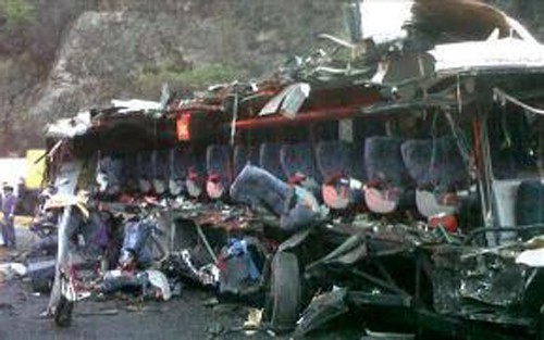 Tai nạn xe bus ở Venezuela (ảnh: Latin American Herald Tribute)