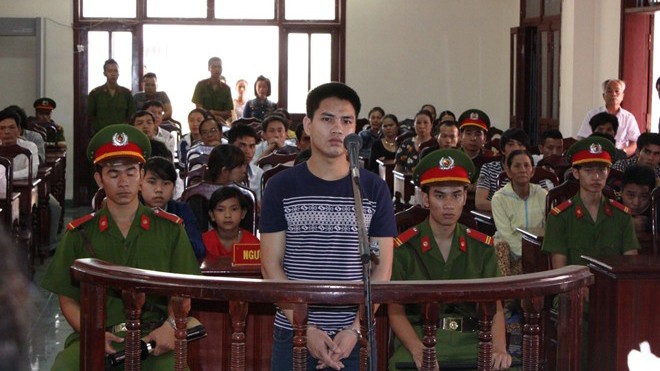 Nguyễn Văn Thắng bị phạt 18 năm tù do tội hiếp dâm cháu gái.