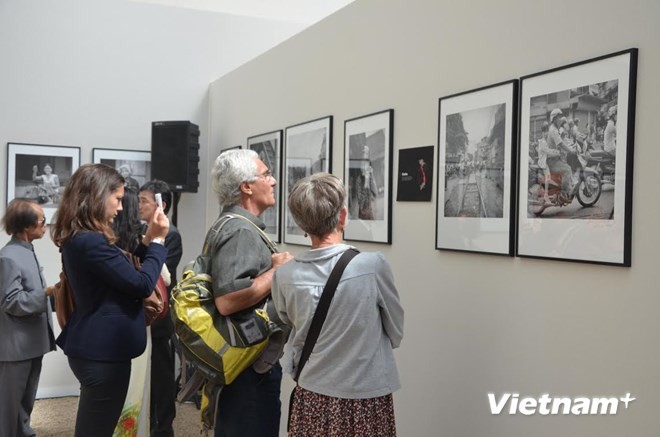 Triển lãm ảnh về 54 dân tộc anh em Việt Nam tại Pháp