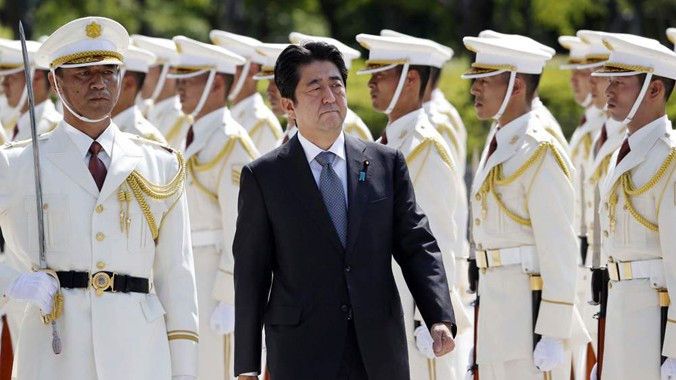 Thay đổi chính sách quốc phòng được xem là thắng lợi chính trị của Thủ tướng Nhật Bản Shinzo Abe. Ảnh: Kyodo