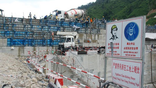 Nhiều dự án của Việt Nam do Trung Quốc làm nhà thầu thi công. Ảnh: Petrotimes