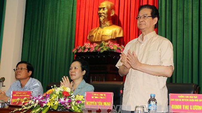 Thủ tướng Nguyễn Tấn Dũng tiếp xúc cử tri tại Hải Phòng. Ảnh: TTXVN