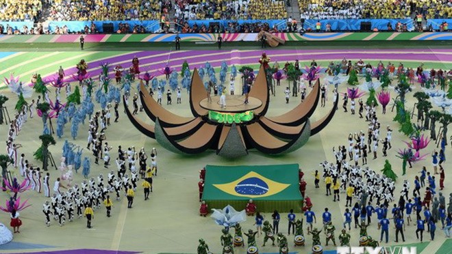 Sau màn khai mạc thất vọng, người hâm mộ đang kỳ vọng lễ bế mạc World Cup 2014 sẽ thực sự sôi động. (Nguồn: AFP/TTXVN)