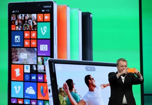 Microsoft sẽ cắt giảm thêm hàng nghìn nhân viên để sáp nhập mảng thiết bị của Nokia. Ảnh: AFP