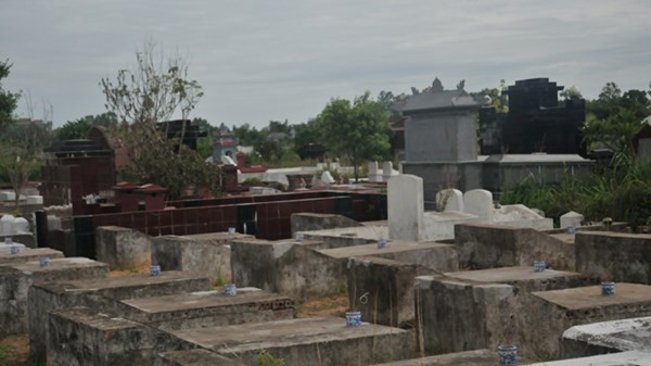 Nghĩa trang miền Nam đang được tôn tạo. Ảnh: Quang Long
