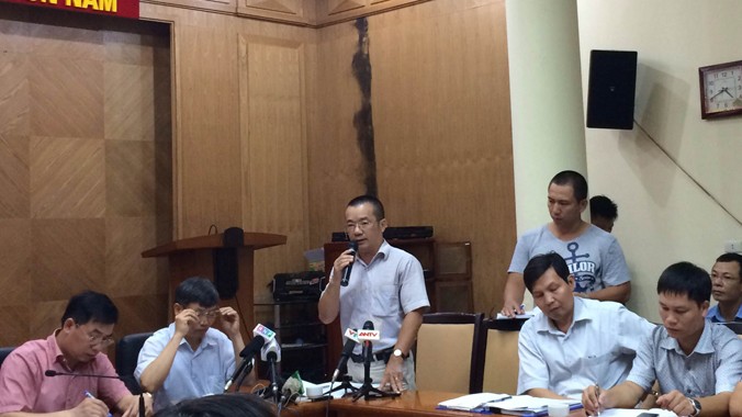 Ông Nguyễn Quốc Hưng, PGĐ Cty Cổ phần XNK Khoáng sản trả lời báo chí