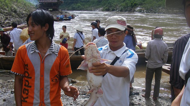 “Vựa” cá ở thượng nguồn Nậm Nơn đã giúp đồng bào nơi đây thoát nghèo 