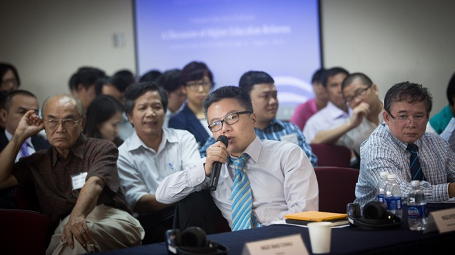 GS Ngô Bảo Châu phát biểu tại Hội thảo Đối thoại giáo dục 2014 vừa được tổ chức tại TPHCM. Ảnh: PV