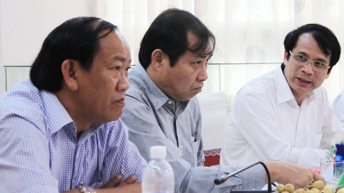 Lãnh đạo Bộ GD&ĐT, UBND Đà Nẵng, Quảng Nam cùng ngồi lại bàn giải pháp cho dự án làng ĐH Đà Nẵng. Ảnh: Nguyễn Huy