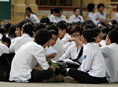 Học sinh Việt Nam sống trong stress