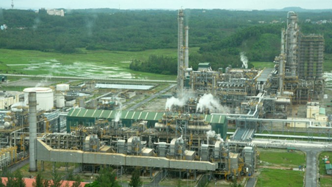 Khu vực trung tâm nhà máy lọc dầu Dung Quất. Ảnh:Trí Tín. 