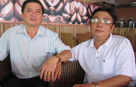 Ông Phạm Thành Chung - Phó Giám đốc Sở Nội vụ (trái) và ông Bùi Quốc Khánh - Phó Giám đốc Sở Ngoại vụ. Ảnh: N.ĐỨC
