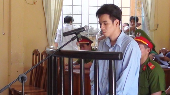 Hồ Văn Bình tại phiên tòa lưu động ngày 23/8. Ảnh Đ.H