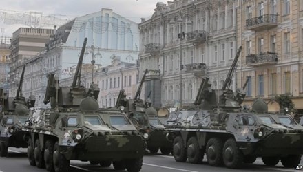 Quân đội Ukraine phô trương sức mạnh trong ngày Quốc khánh