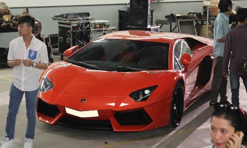 Chiếc Lamborghini Aventador trong sự kiện diễn ra ngày 26/8 tại TP HCM.
