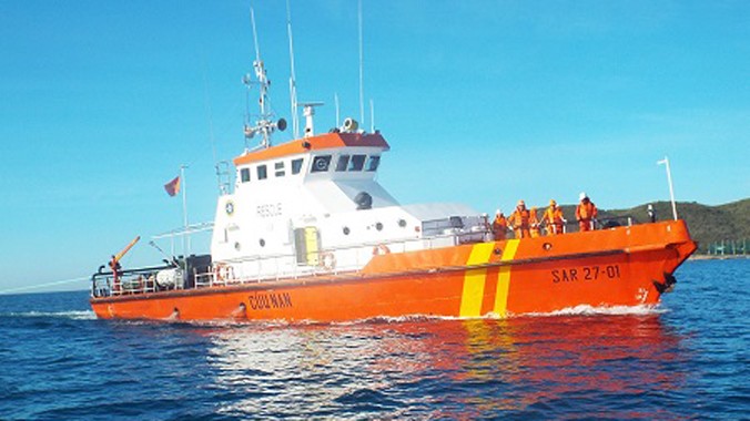 Tàu SAR27-01 neo đậu tại cầu cảng Nhatrang MRCC (TP Nha Trang) đã lên đường cứu nạn tàu cá Quảng Nam. Ảnh: Viết Hảo