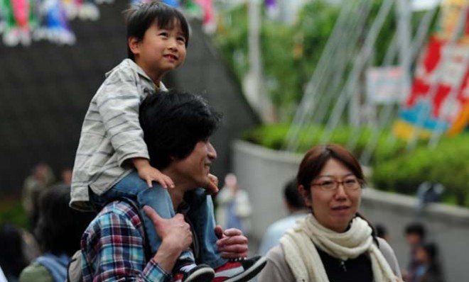 Nhật Bản có chế độ riêng để bố chăm sóc con.