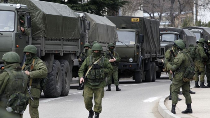 Binh sĩ Nga tại Crimea hồi tháng 3. Ảnh: AP