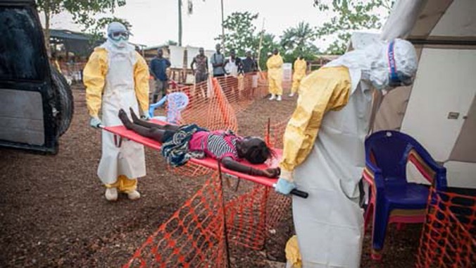 Clip: Bệnh nhân Ebola bị truy quét tại ổ dịch