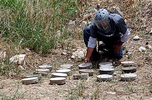 Cảnh sát thu giữ mìn tại Mali (Nguồn: worldbulletin)