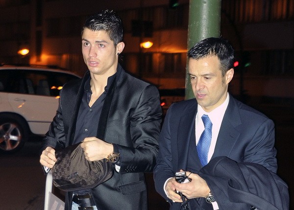  Mendes tính chuyện đưa Ronaldo trở lại M.U
