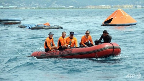 Bảo vệ bờ biển Philippines giải cứu người bị chìm phà