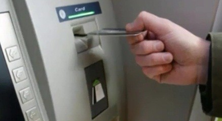 Tội phạm châu Âu rút trộm tiền từ máy ATM tại Việt Nam