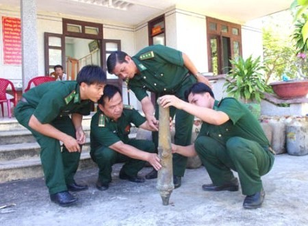 Khẩu súng thần công bằng đồng được thu giữ tại Đồn biên phòng Sa Huỳnh.