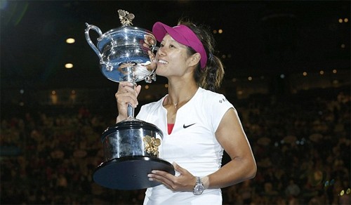 Li Na với chức vô địch Roland Garros 2011. Ảnh: Reuters.