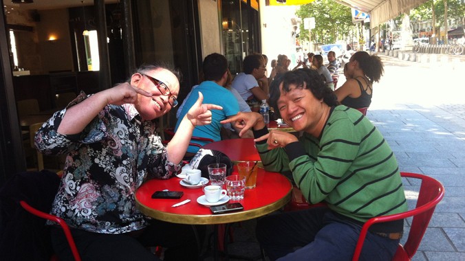 Nguyên Lê (trái) và Ngô Hồng Quang tại Paris tháng 6/2014. Ảnh: Nghệ sĩ cung cấp