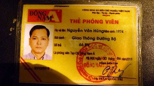 Thẻ phóng viên rởm dùng để xin xỏ CSGT Hà Nội bị lật tẩy. Ảnh: Kiến thức
