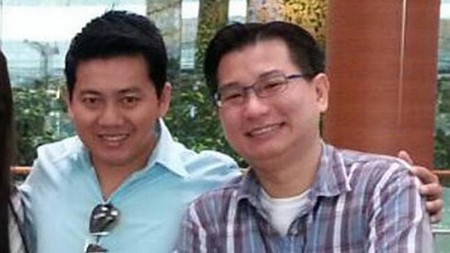 Anh Phạm Văn Thoại vui vẻ chụp ảnh cùng Gabriel Kang, người đã ủng hộ anh rất nhiều thời gian qua.