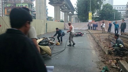 Hiện trường vụ tai nạn tại công trường xây dựng ga Thanh Xuân 3.