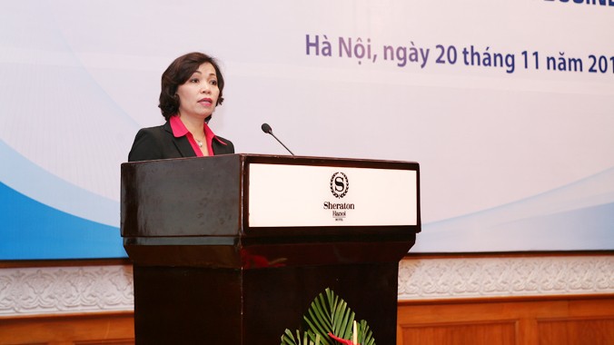 Bà Hà Thu Thanh, Chủ tịch Hiệp hội Nữ Doanh nhân Hà Nội phát biểu khai mạc.