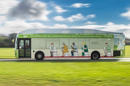 Chiếc xe buýt vừa giúp giải quyết vấn đề giao thông công cộng, vừa giúp bảo vệ môi trường.