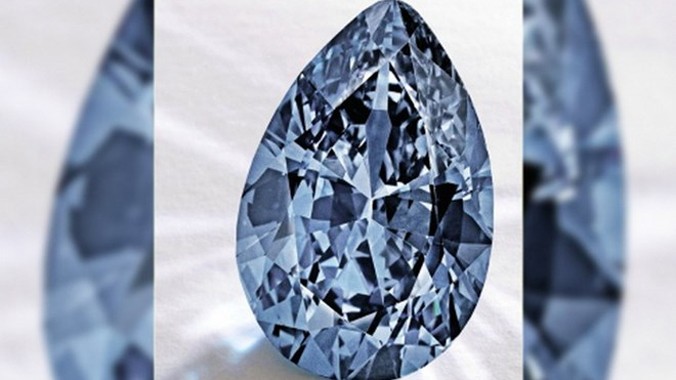 Viên kim cương xanh không tì vết có giá kỷ lục 32,6 triệu USD. Nguồn: scmp.com.