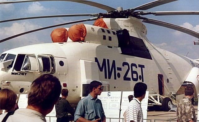 Máy bay trực thăng vận tải thuộc vào lớn nhất thế giới Mi-26T của Liên Xô tại triển lãm hàng không Zhukovsky. Ảnh: Wikipedia.