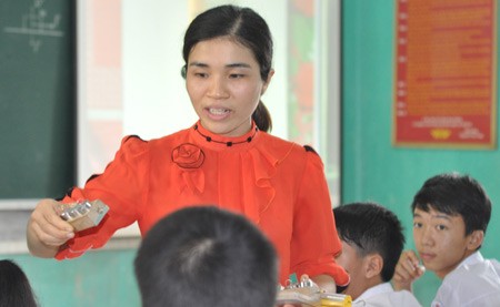 Giờ lên lớp môn Vật lý theo phương pháp dạy học tích cực tại Bắc Giang. Ảnh: Hạ Anh (VietNamNet).