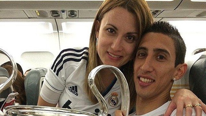 Vợ của Di Maria, Jorgelina Cardoso tiết lộ vết rách ở gân kheo của cầu thủ này.