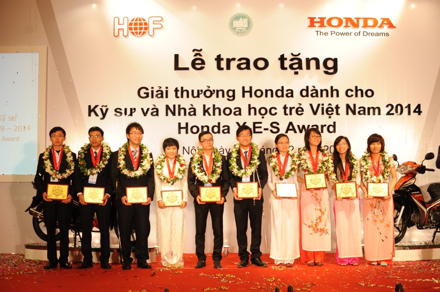 Honda Việt Nam vinh danh 10 sinh viên xuất sắc