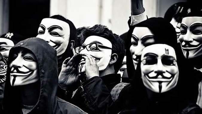 Biểu tượng của các nhóm hacker Anonymous thường là một chiếc mặt nạ trắng.