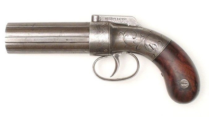 Pepperbox là khẩu súng giống thiết bị để nghiền hạt tiêu thường được sử dụng trong các hộ gia đình. Tuy nhiên, nó là vũ khí có 6 nòng, quay quanh một trục trung tâm. Ra đời trong những năm 1830, đây là loại vũ khí phục vụ dân sự. Tuy nhiên, nhiều sĩ quan 
