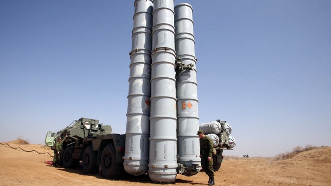 Hệ thống tên lửa đất đối không S-300.