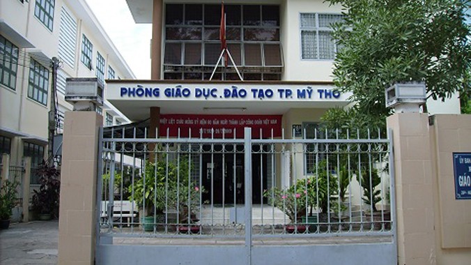 Phòng GD-ĐT Mỹ Tho kí quyết định bổ nhiệm khiến cô giáo bức xúc.