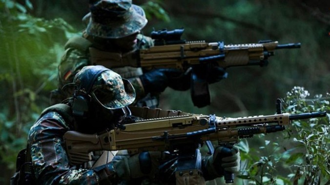 HK121 là thiết kế súng máy đa công dụng cho công ty Heckler & Koch thiết kế và sản xuất từ năm 2010.